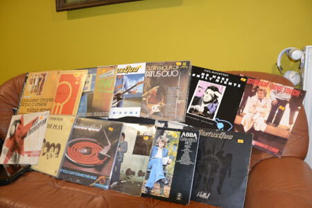 vinilų galerija 327